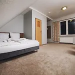 Gosciniec Lizawka Han/Misafirhane Poznan