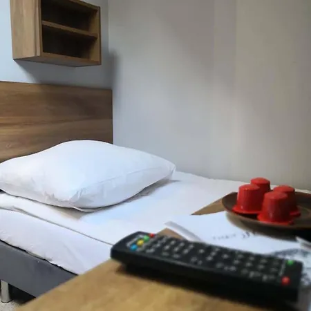 Gosciniec Lizawka 3* Poznań